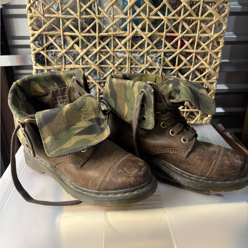 Dr. Martens Camouflage/Brown fold over Boots